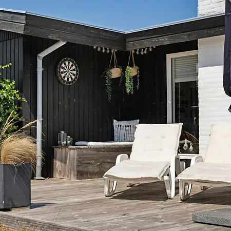 Peaceful Nostalgic With A View Vakantiehuis Ebberup