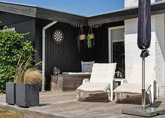Peaceful Nostalgic With A View Feriehus Ebberup