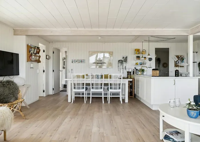 Feriehus Peaceful Nostalgic With A View *